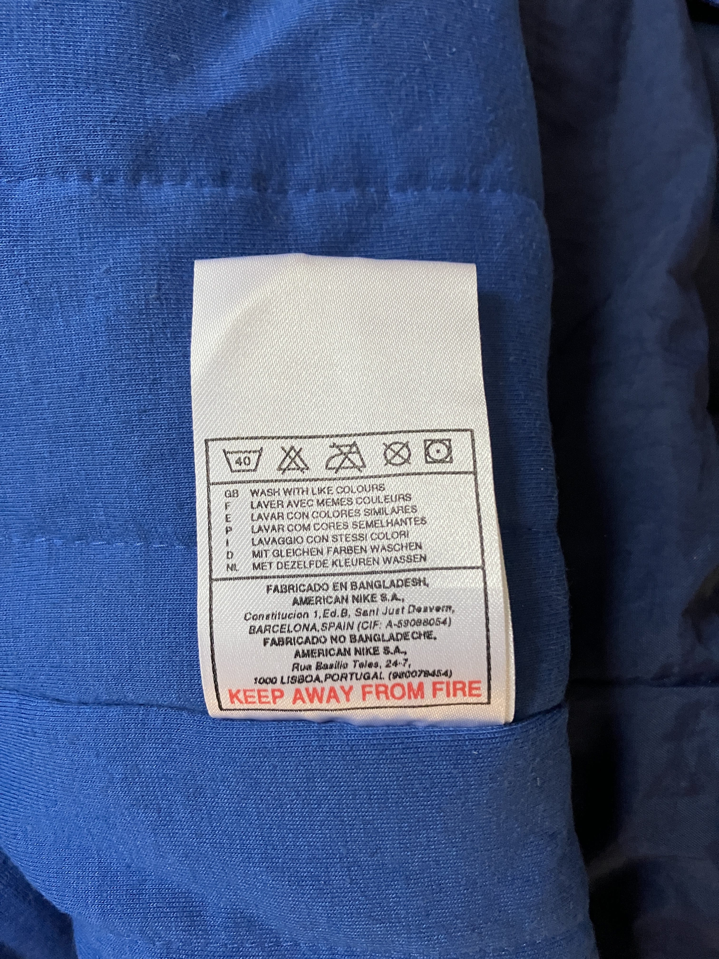 Détail étiquette 1996-97 – Italie – Manteau (XL)