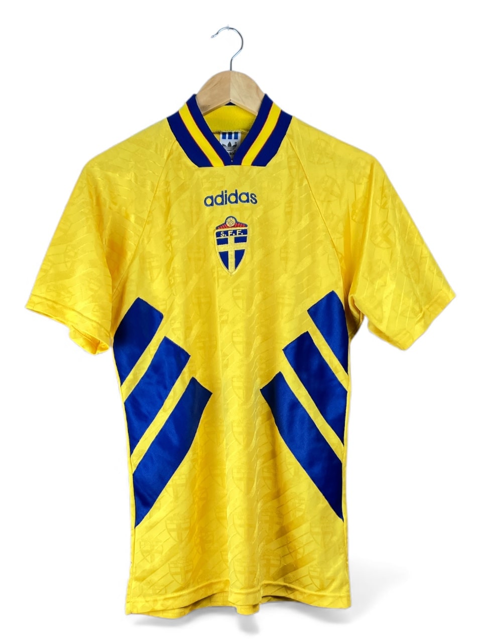 Face avant 1994-96 – Suède – Maillot domicile (S)